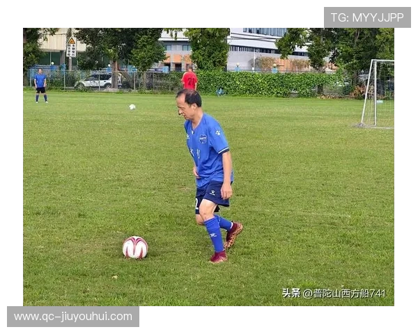 足球场老太太被踢事件引发广泛关注 社会各界呼吁关注老年人安全问题